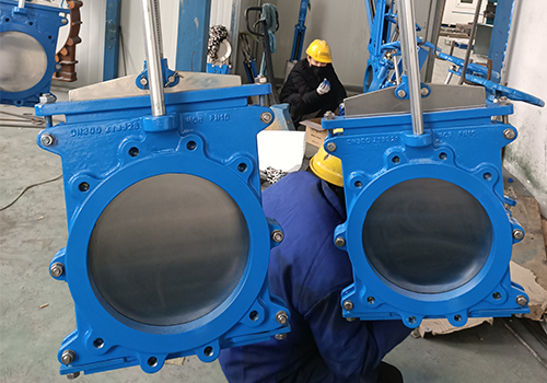 刀闸阀生产现场图